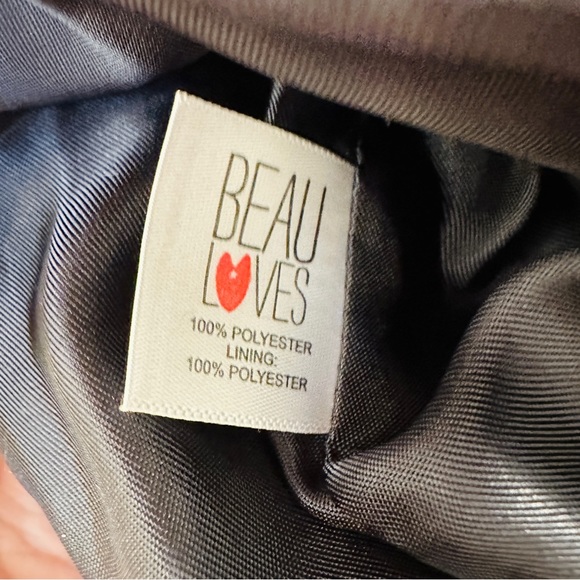 Beau loves girls heart fur jacket - Picture 3 of 7